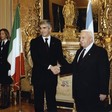 Il Presidente della Camera dei deputati, Pier Ferdinando Casini, saluta il Primo Ministro di Israele, Ariel Sharon