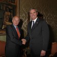 Il Presidente della Camera dei deputati, Fausto Bertinotti, saluta l'Ambasciatore degli Stati Uniti d'America, Ronald P. Spogli