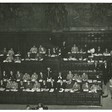 Discorso dell'onorevole Pella alla Camera in occasione del voto di fiducia al suo governo; in alto il presidente Gronchi