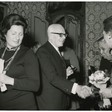 Il presidente della Camera dei Deputati Alessandro Pertini dona dei fiori alle deputate in occasione della festa della donna