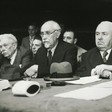 Vittorio Emanuele Orlando, Ivanoe Bonomi e Francesco Saverio Nitti siedono nei banchi dell'Assemblea Costituente